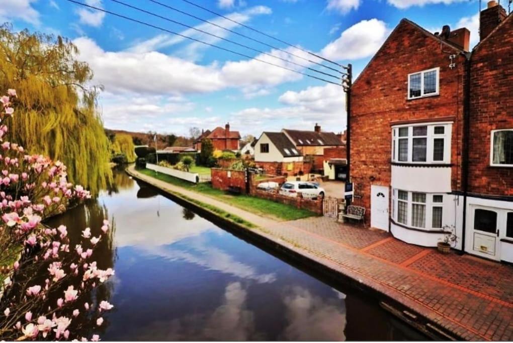 Hidden Gem Canal Facing Retreat With Lovely Walks Hopwas Buitenkant foto