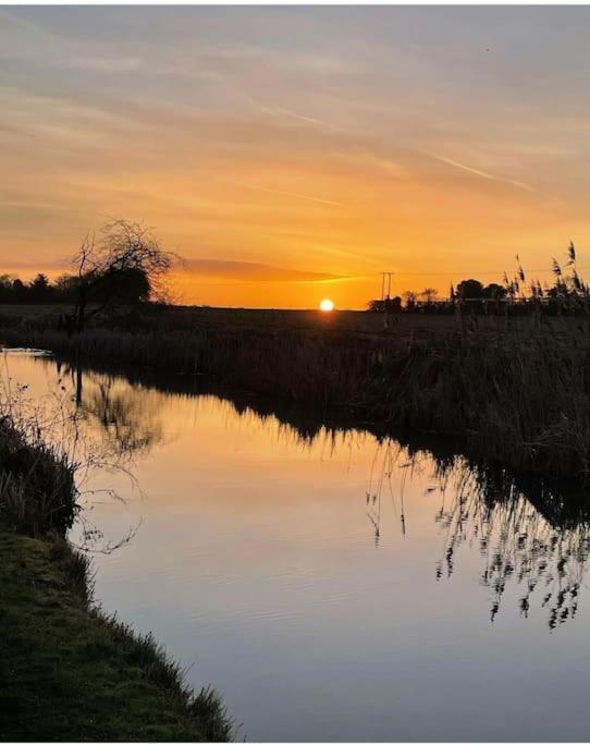 Hidden Gem Canal Facing Retreat With Lovely Walks Hopwas Buitenkant foto